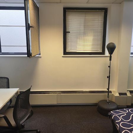 The Crash Room In East Croydon Exteriér fotografie
